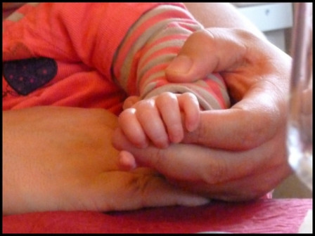 Bébé-mains