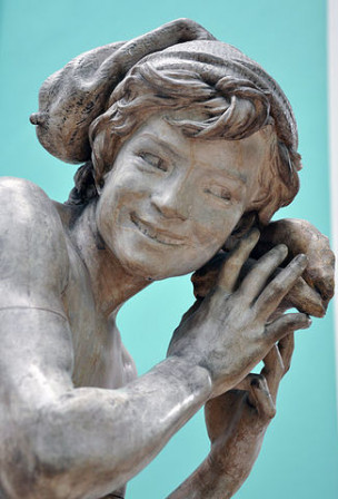 Carpeaux-pêcheur à la coquille, oct. 2012 Carpeaux-pêcheur à la coquille