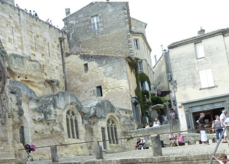 st-émilio-église-monolithe