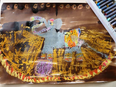 éléphant-piste-et-trompe