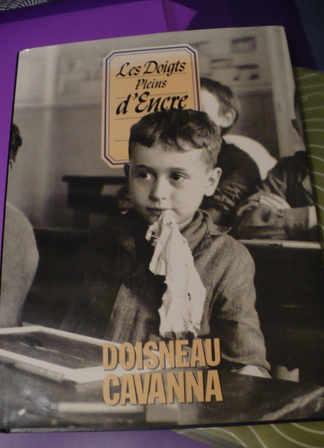 Les doigts pleins d'encre