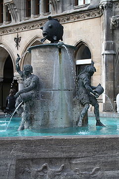 fontaine-aux-poissons-Munich, juin 2010